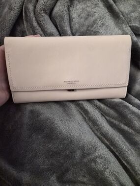 NWOT Michael Kors Blush Leather Wallet